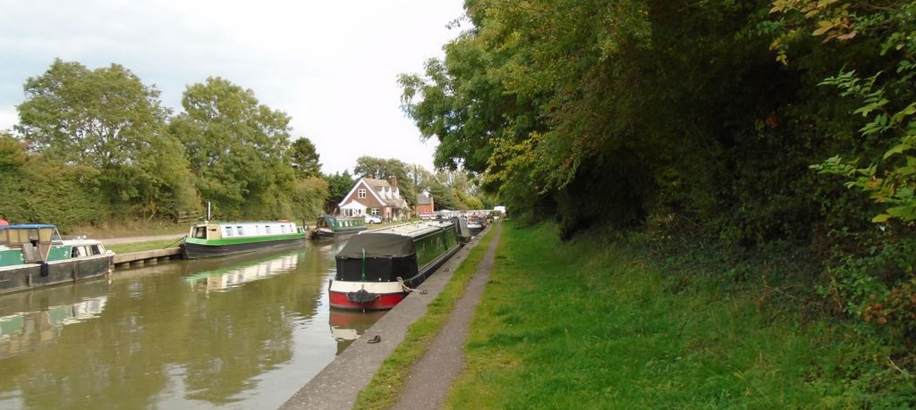 Mooring Vacancy at Buckby Top Lock